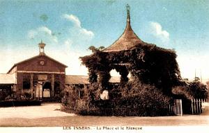 LES ISSERS - PLACE ET KIOSQUE